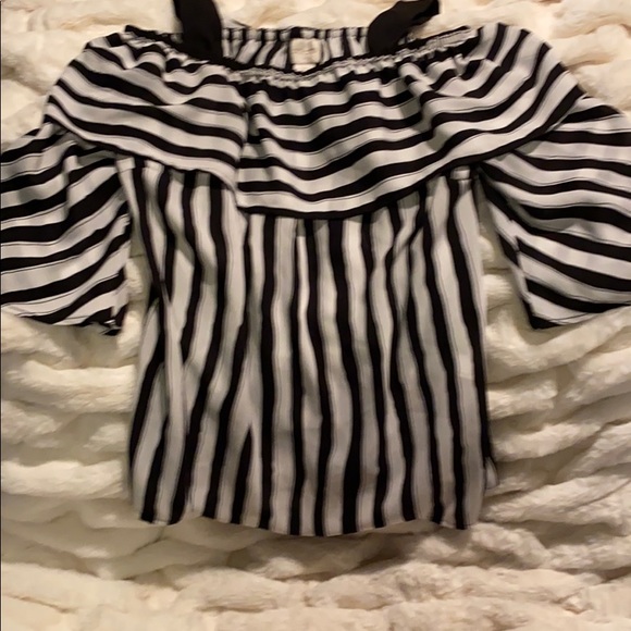 Top - Picture 1 of 4